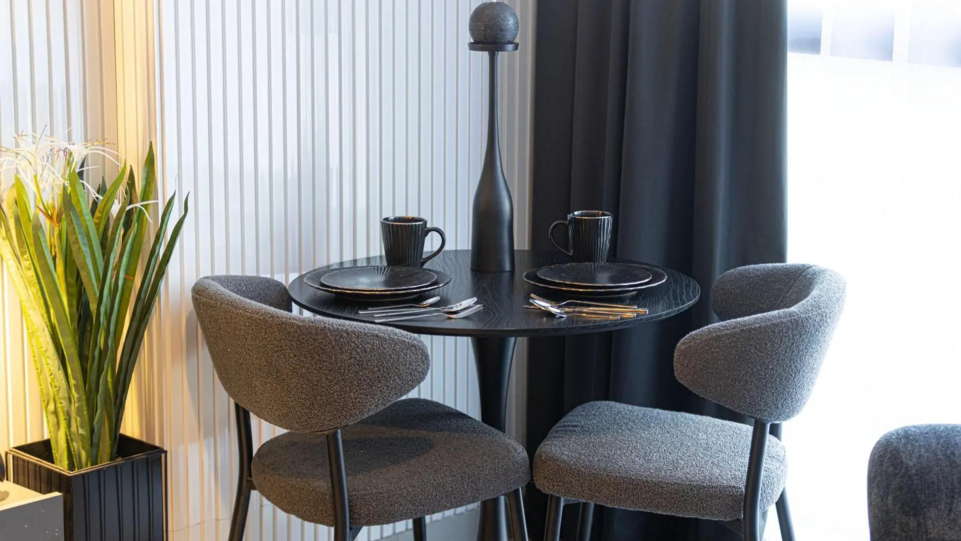 1Br Private Apartment In Center Of Sharjah- Black Knight  シャルジャ