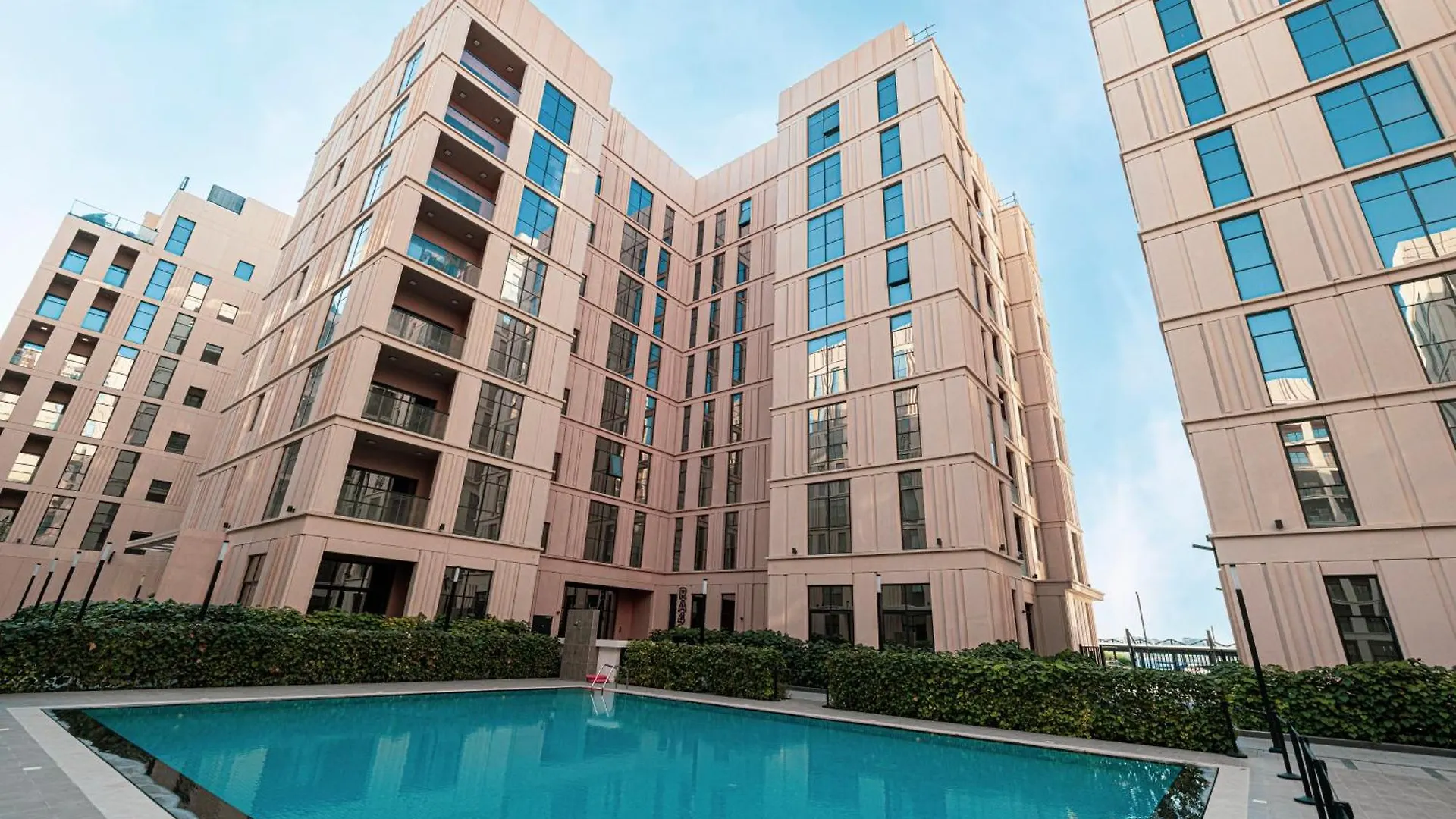 1Br Private Apartment In Center Of Sharjah- Black Knight